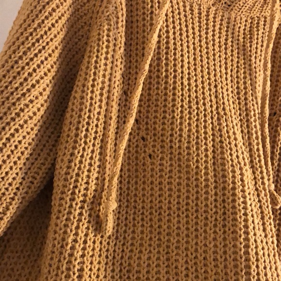 True Craft Mustard knit sweater- size L- has hood- NWT - Picture 3 of 5